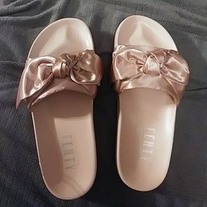 Fenty Pink Bow Slides size 8.5